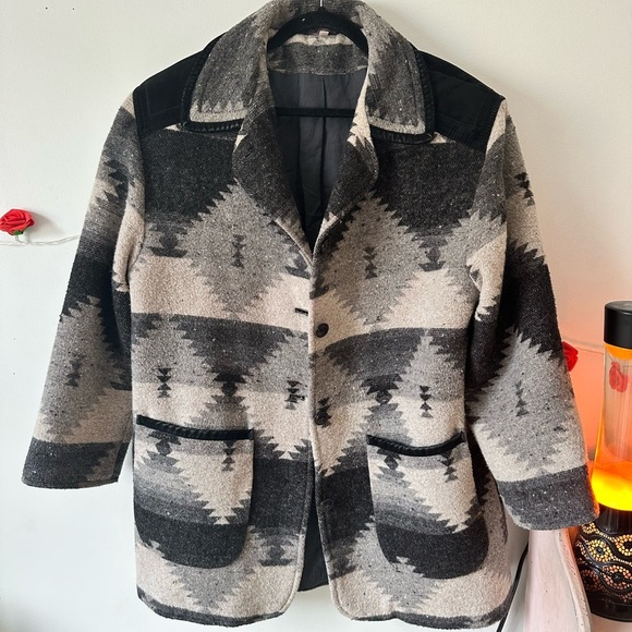 Women's Men’s Aztec Tribal Alpaca Wool Black and Gray Patterned Coat M L XL - Picture 12 of 13